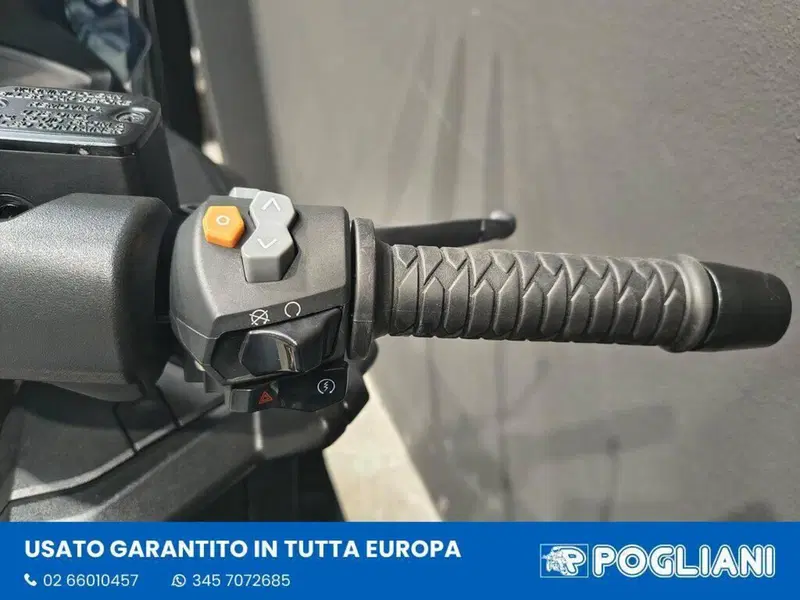 Kymco AK 550 ETS (2021 - 26) (9)