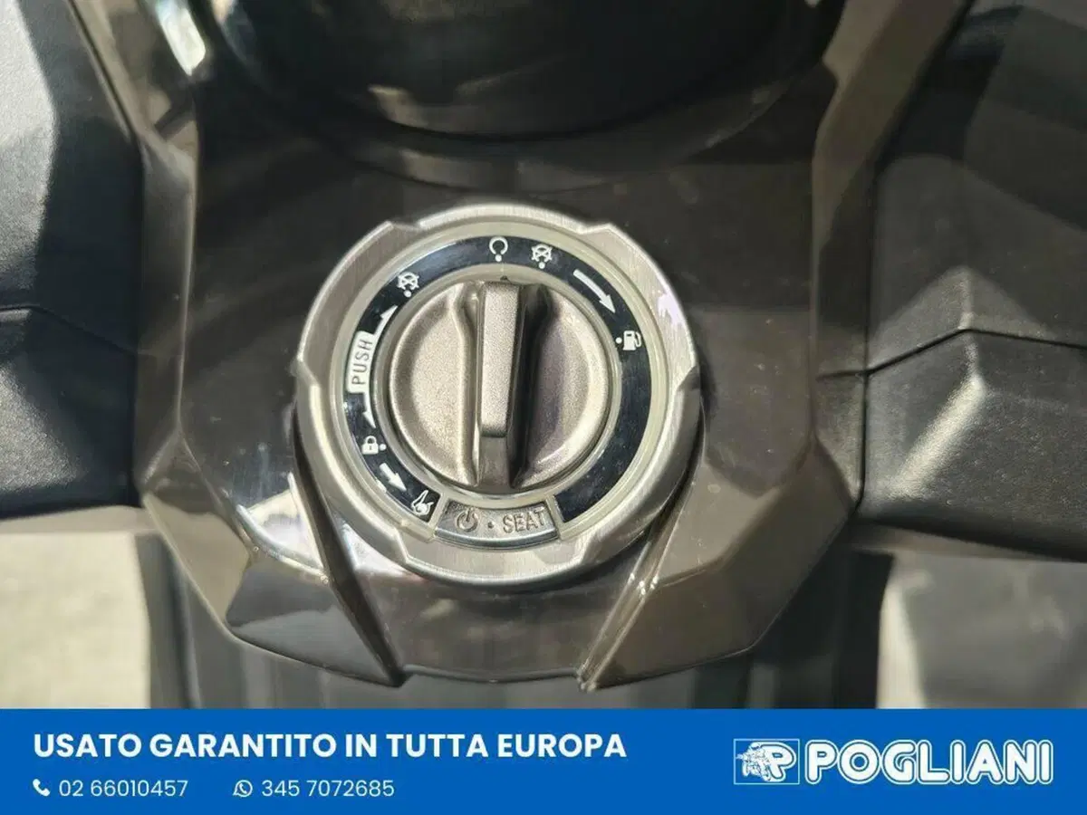Kymco AK 550 ETS (2021 - 26) (12)