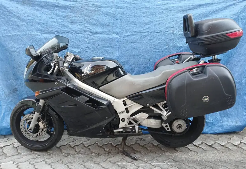 Honda VFR 750 F (1990 - 93) (2)