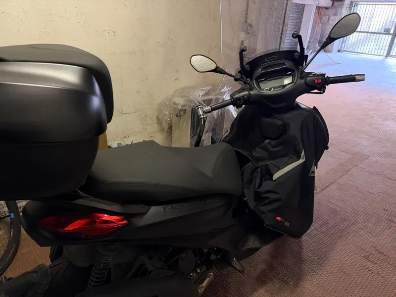 Piaggio Beverly 400 (2025 - 26)