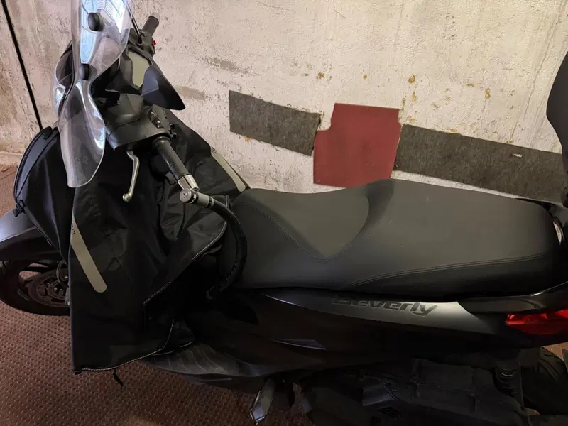 Piaggio Beverly 400 (2025 - 26) (2)