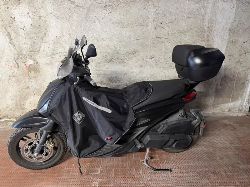 Piaggio Beverly 400 (2025 - 26) (4)