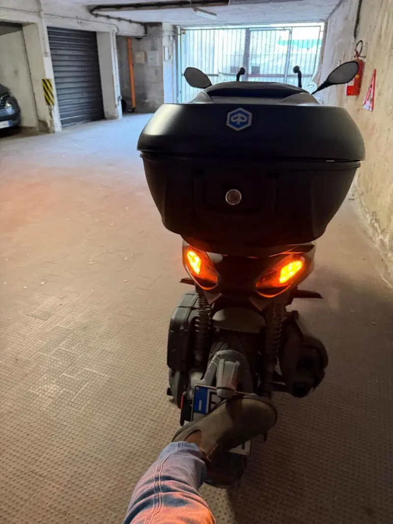 Piaggio Beverly 400 (2025 - 26) (5)