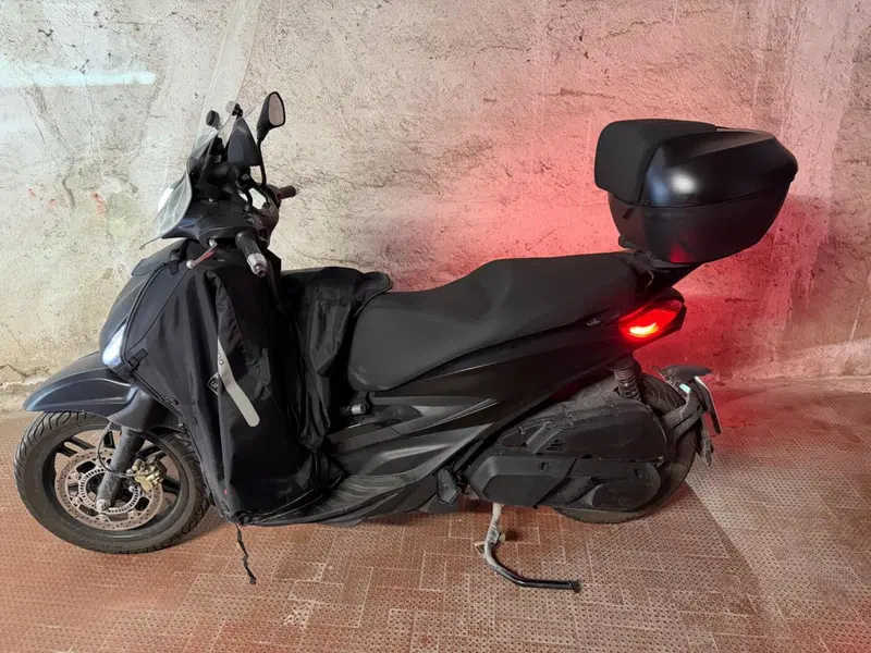 Piaggio Beverly 400 (2025 - 26) (9)