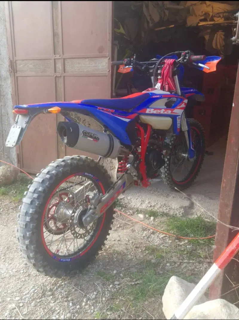 Betamotor RR 125 4T Enduro R (2024 - 26) (2)