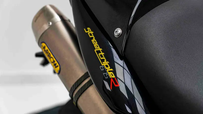 Triumph Street Triple R (2009 - 12) (11)