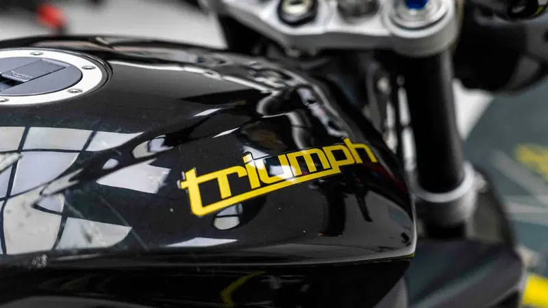 Triumph Street Triple R (2009 - 12) (13)