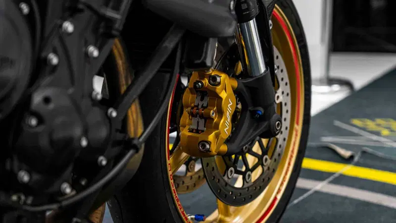 Triumph Street Triple R (2009 - 12) (16)