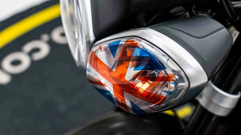 Triumph Street Triple R (2009 - 12) (18)