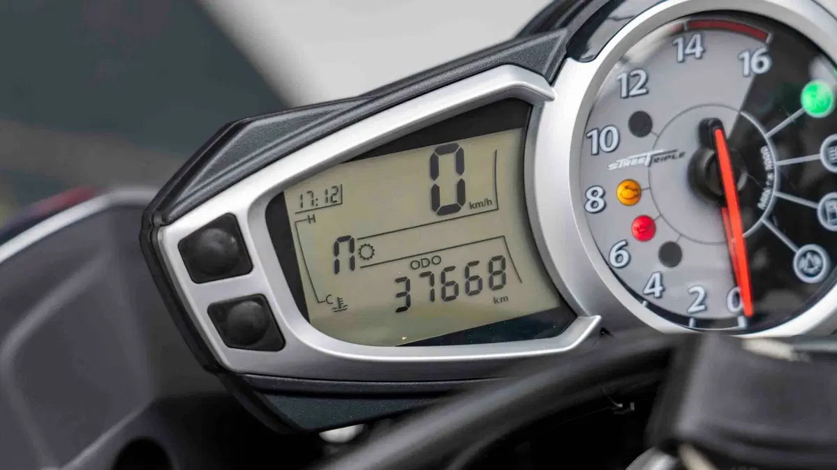 Triumph Street Triple R (2009 - 12) (20)