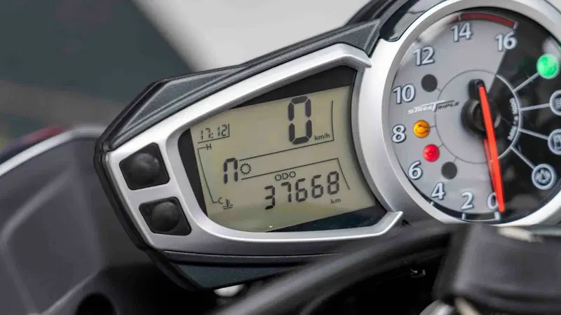 Triumph Street Triple R (2009 - 12) (20)
