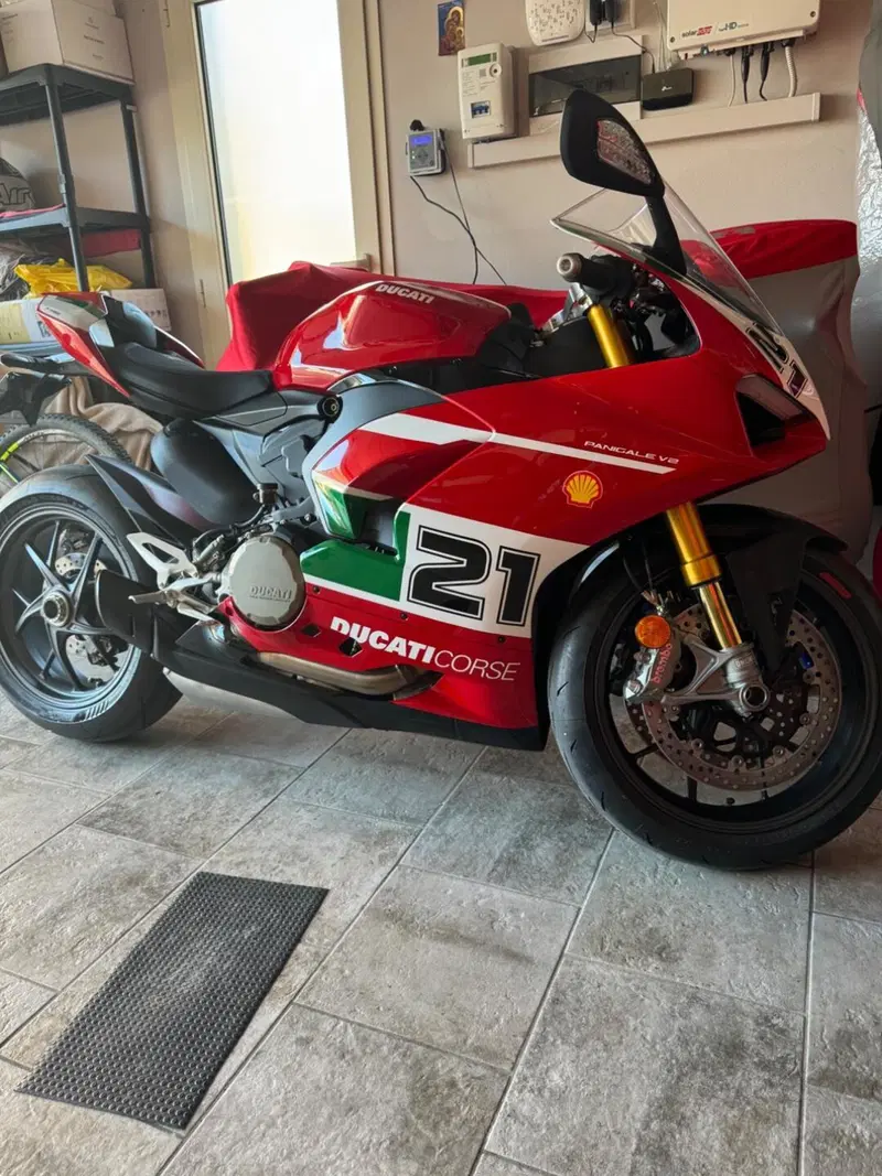 Ducati Panigale V2 Bayliss 1st Championship 20th Anniversary (2021 - 24) (2)
