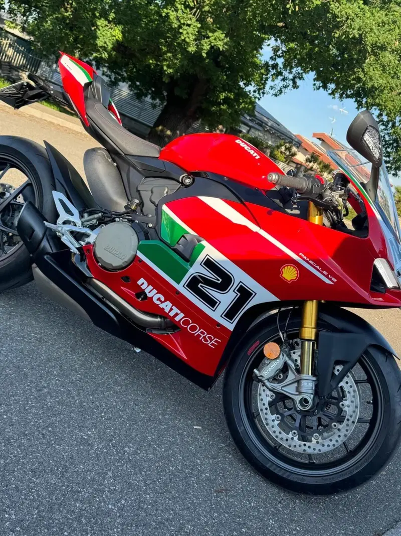 Ducati Panigale V2 Bayliss 1st Championship 20th Anniversary (2021 - 24) (3)