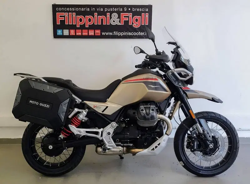 Moto Guzzi V85 TT Travel (2024 - 26)
