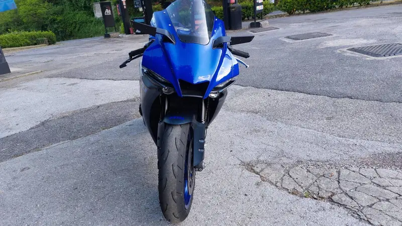 Yamaha YZF R1 (2020 - 25) (3)