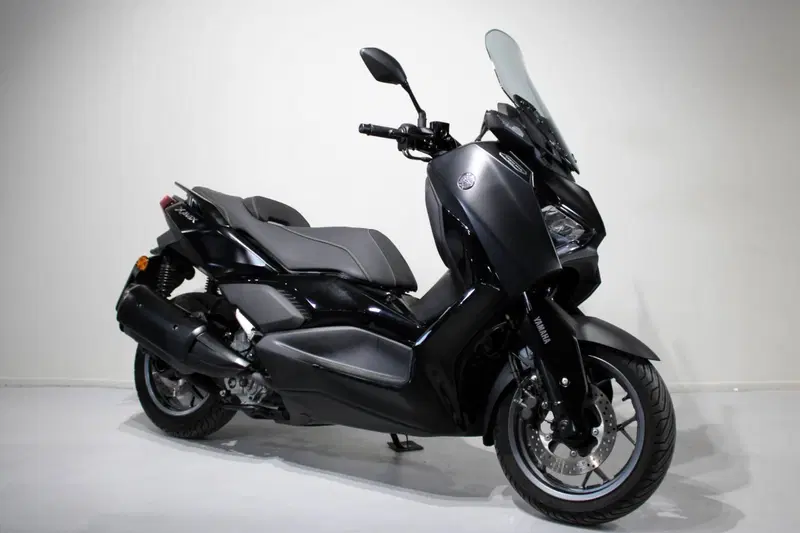 Yamaha X-Max 300 Tech Max (2021 - 24) (2)