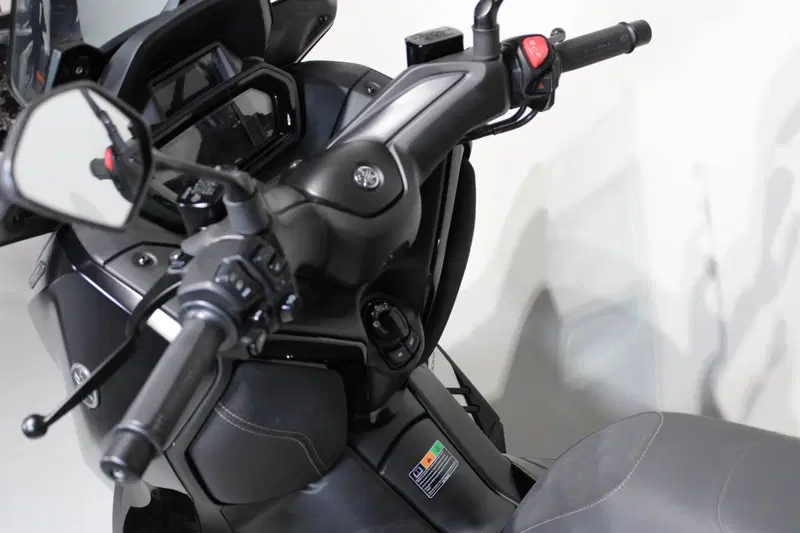 Yamaha X-Max 300 Tech Max (2021 - 24) (5)
