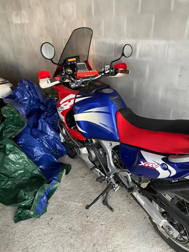 Honda Africa Twin XRV 750 (1996 - 02) (3)