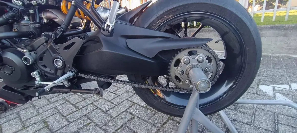 Ducati Monster 1200 R (2016 - 19) (6)