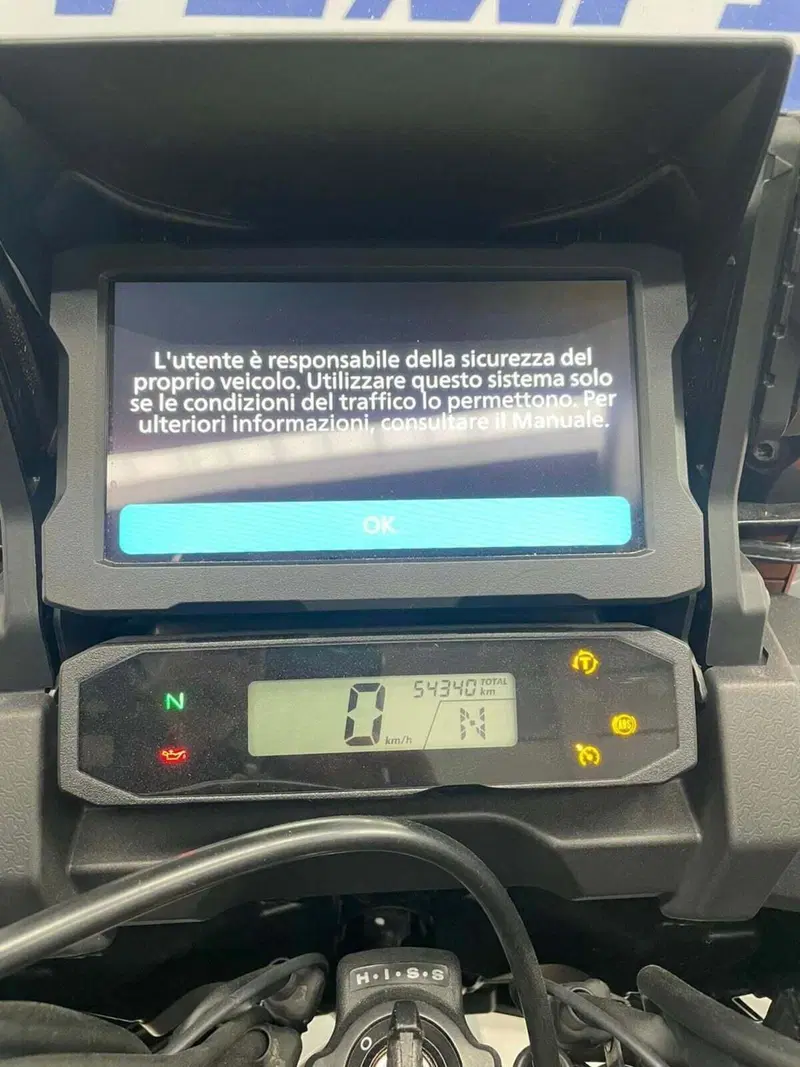 Honda Africa Twin CRF 1100L DCT (2022 - 23) (4)