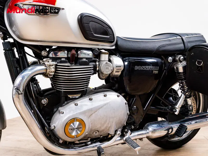 Triumph Bonneville T120 Ace (2019) (9)