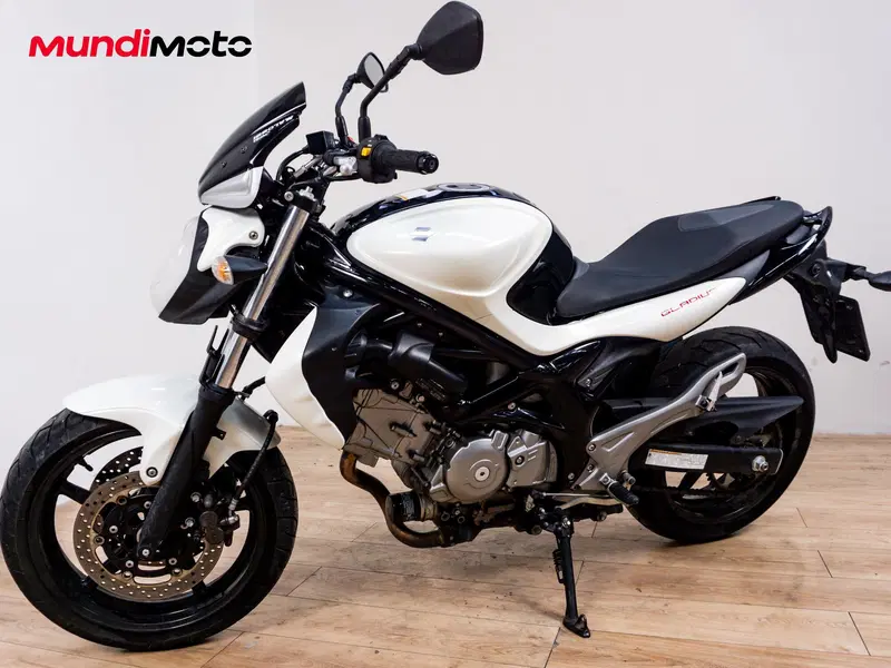 Suzuki Gladius 650 SFV (2009 - 15) (8)