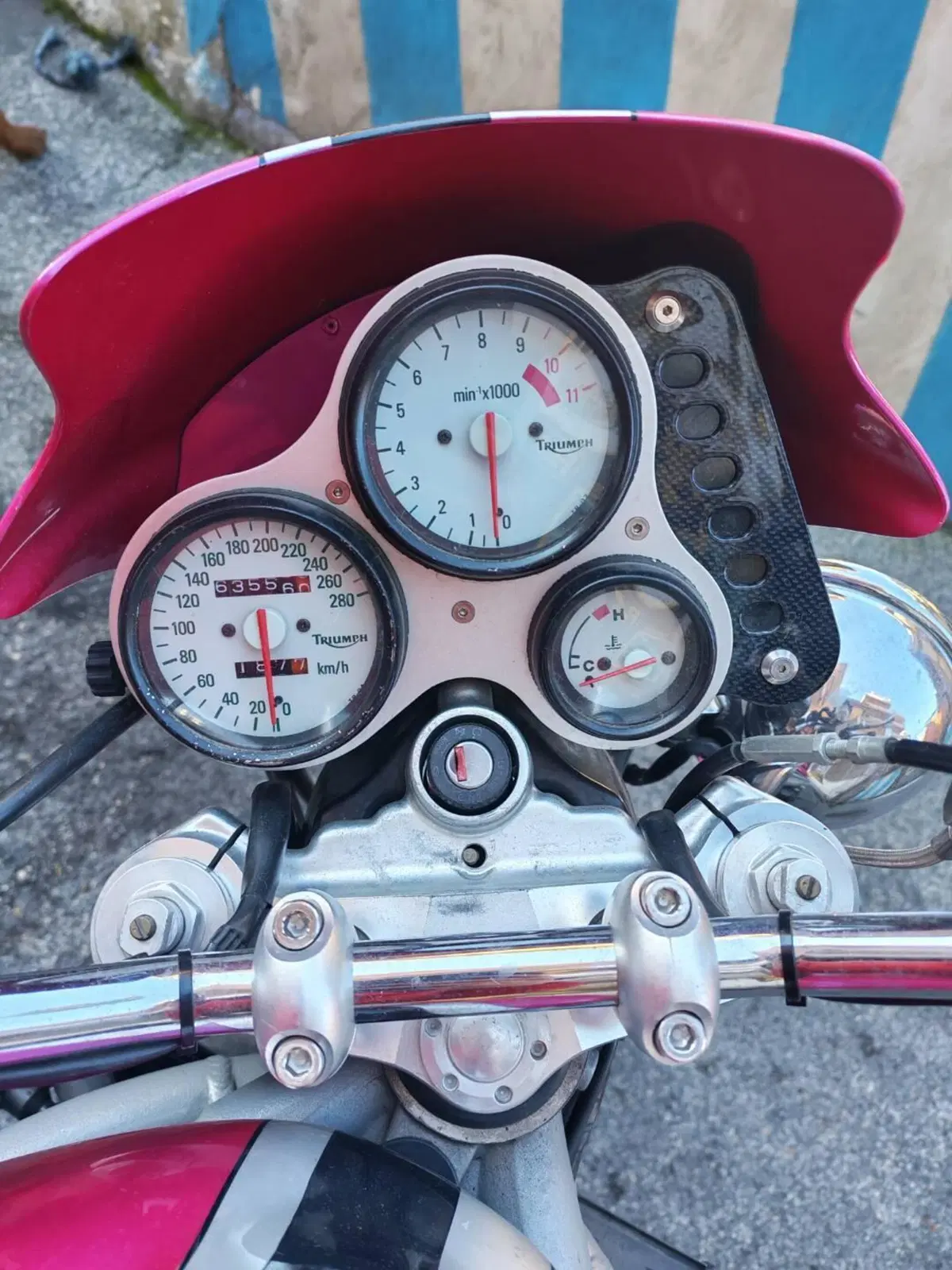 Triumph Speed Triple 955 (1998 - 01) (5)