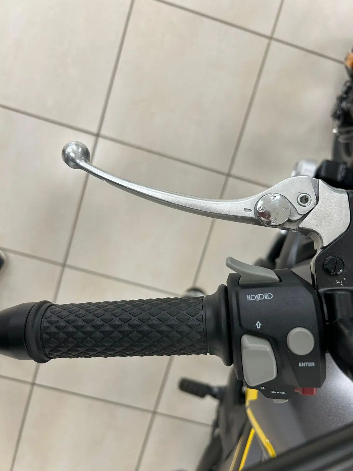 Voge Trofeo 500AC (2022 - 26) (5)