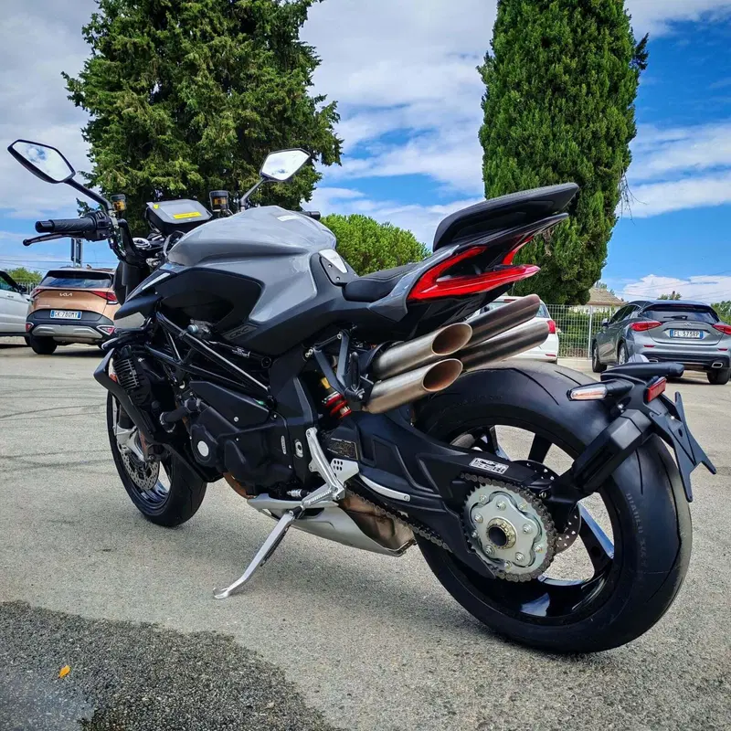 MV Agusta Brutale 1000 RS (2022 - 26) (4)