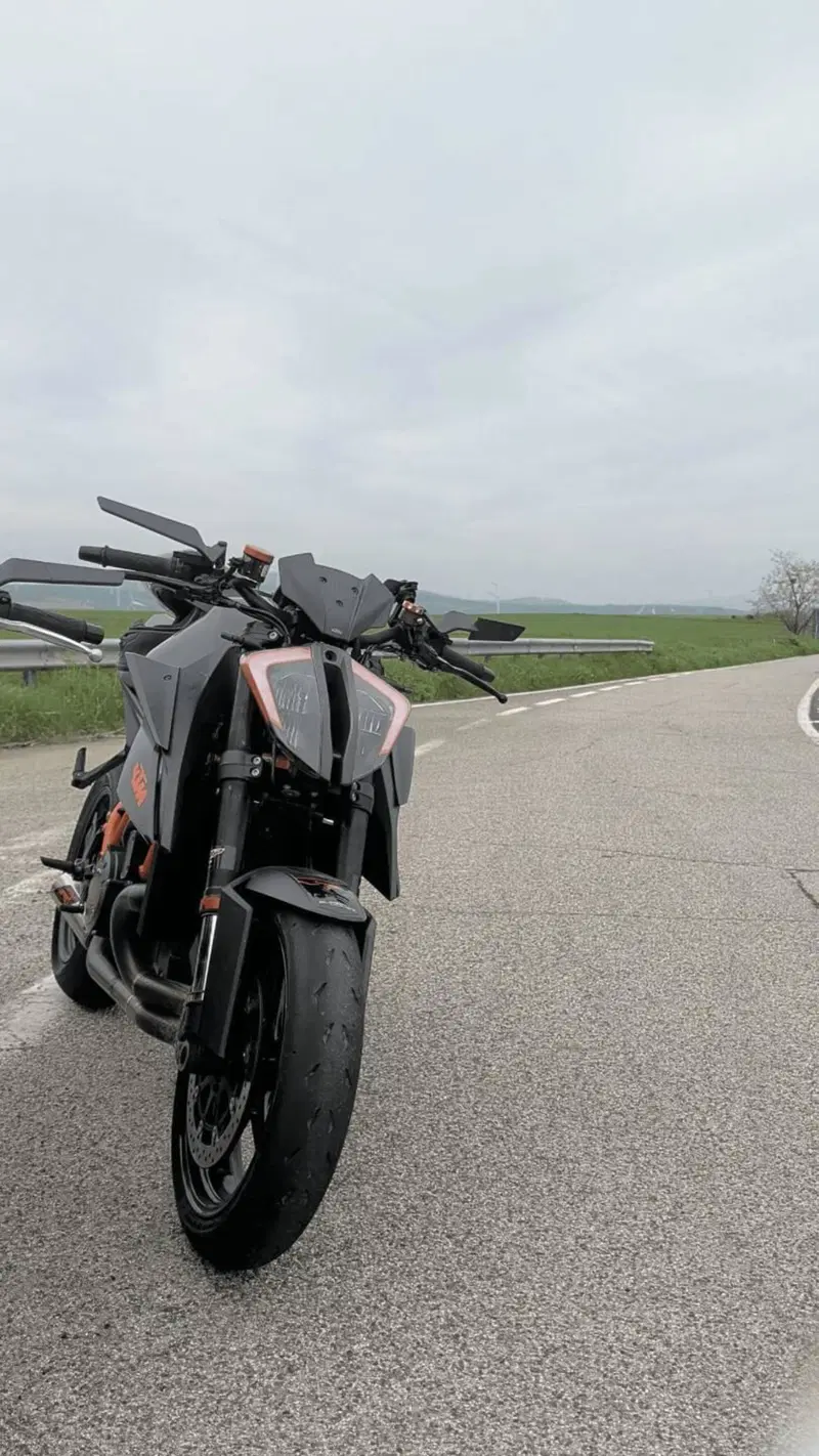 KTM 1290 Super Duke R (2021)