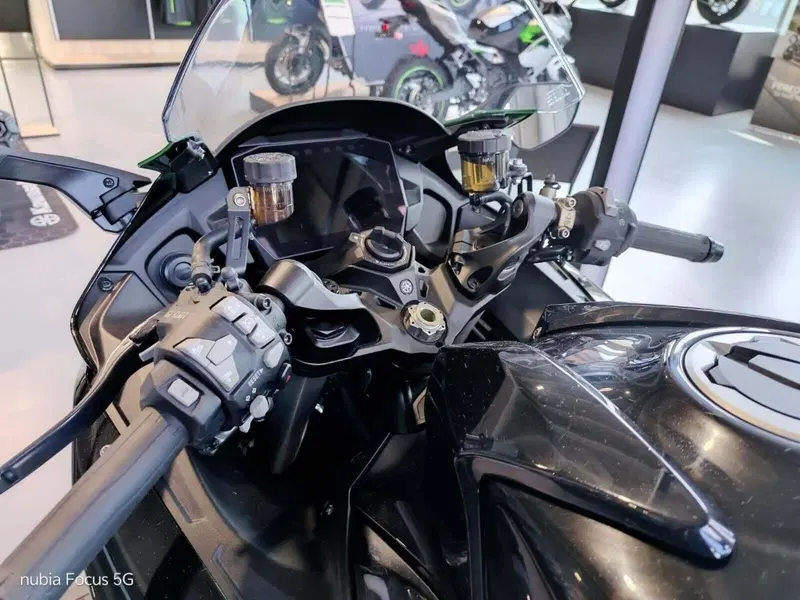 Kawasaki Ninja H2 SX SE (2023 - 26) (5)