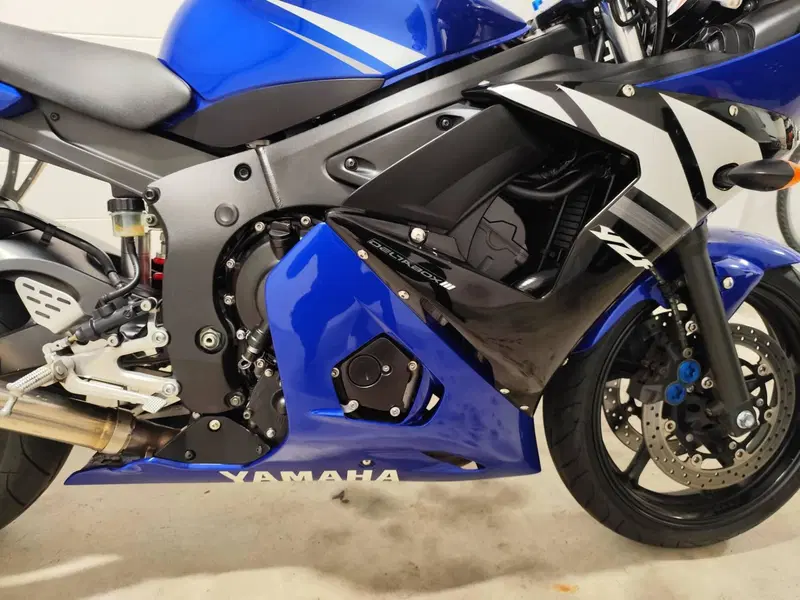 Yamaha YZF R6 (2003 - 04) (8)