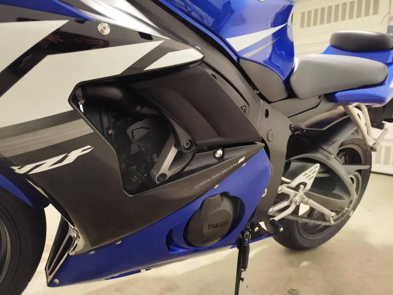 Yamaha YZF R6 (2003 - 04) (9)