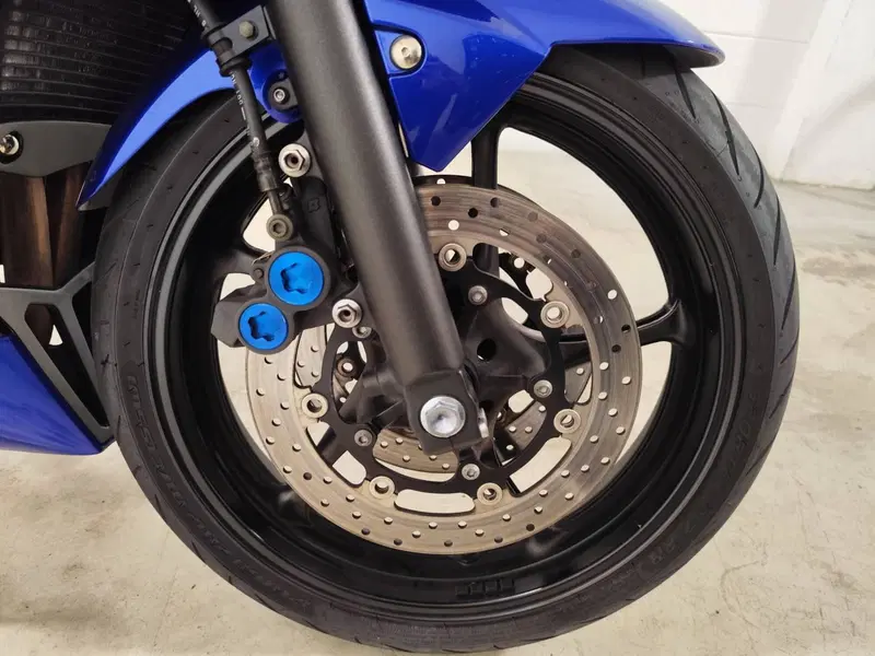 Yamaha YZF R6 (2003 - 04) (11)