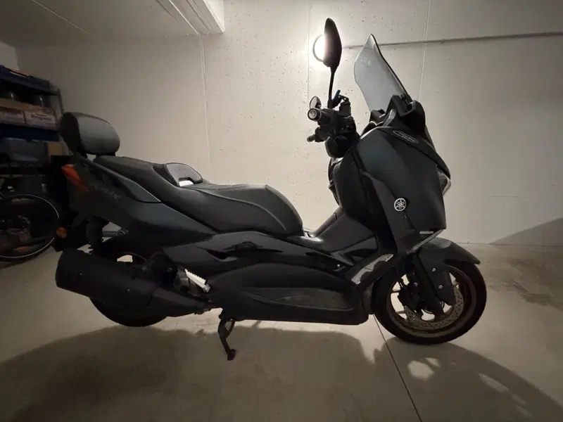 Yamaha X-Max 300 Tech Max (2021 - 24) (2)
