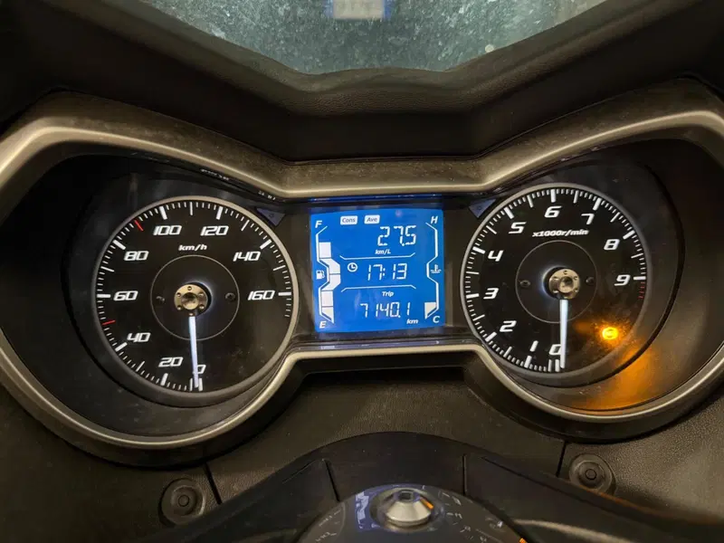 Yamaha X-Max 300 Tech Max (2021 - 24) (4)