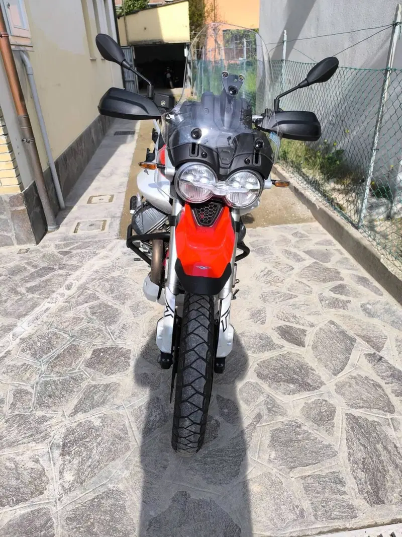 Moto Guzzi V85 TT (2024 - 26)