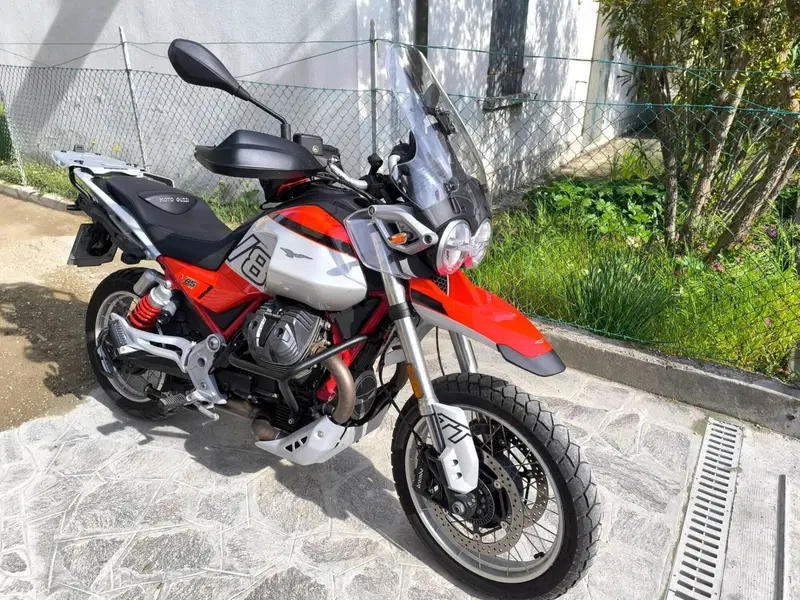 Moto Guzzi V85 TT (2024 - 26) (2)