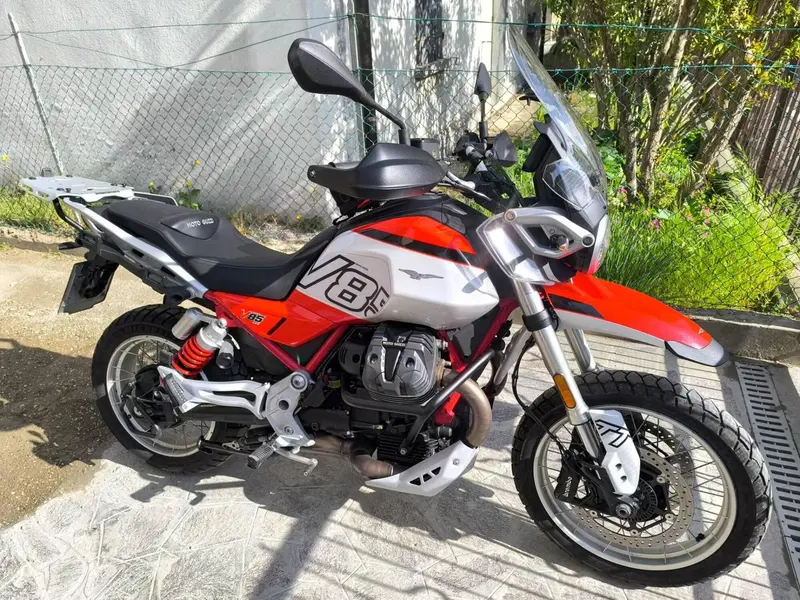 Moto Guzzi V85 TT (2024 - 26) (4)