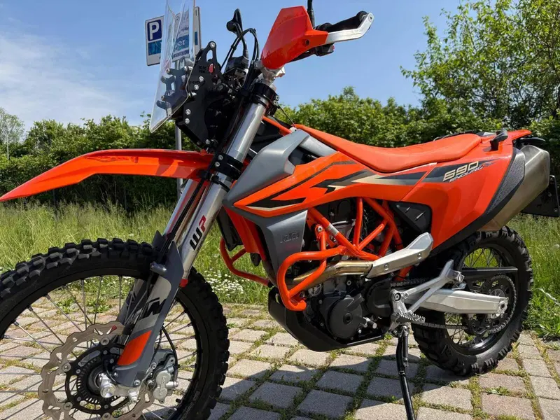 KTM 690 Enduro R (2022 - 25) (4)