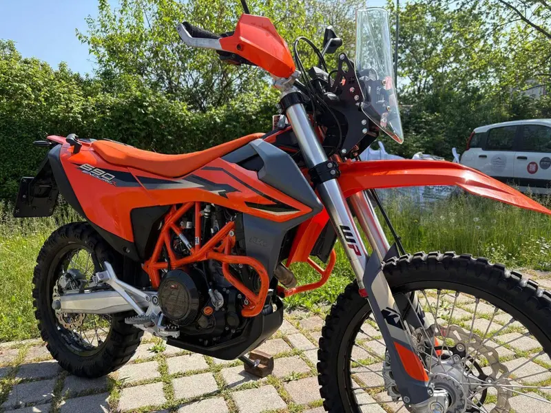 KTM 690 Enduro R (2022 - 25) (9)
