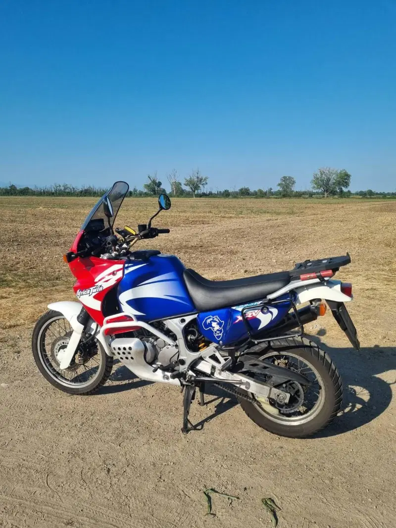 Honda Africa Twin XRV 750 (1996 - 02) (4)