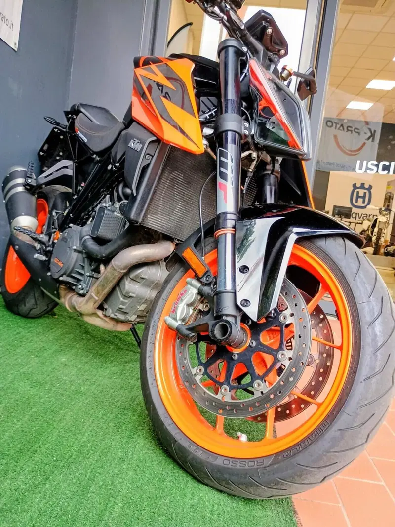 KTM 1290 Super Duke R (2019) (5)