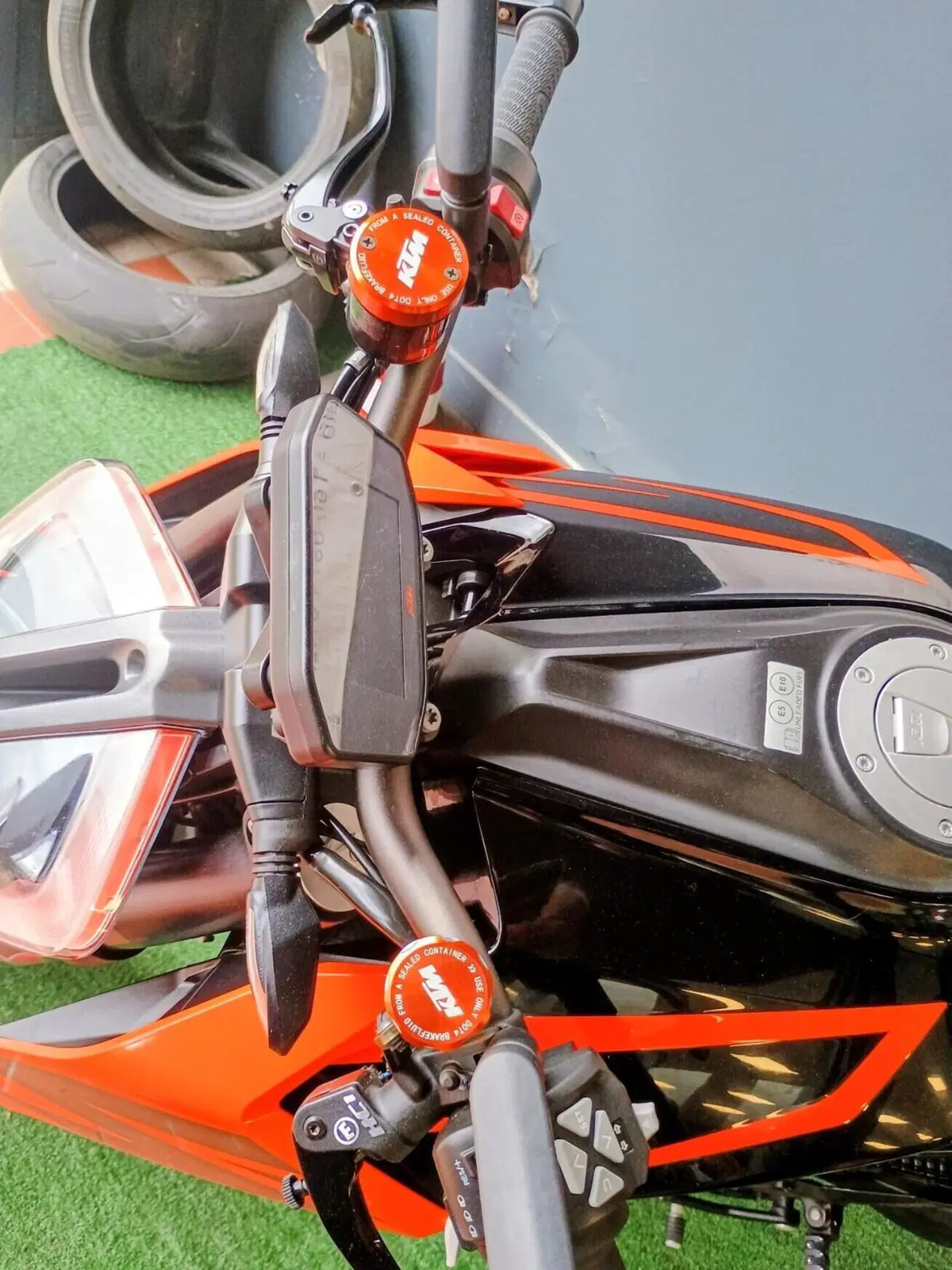 KTM 1290 Super Duke R (2019) (6)