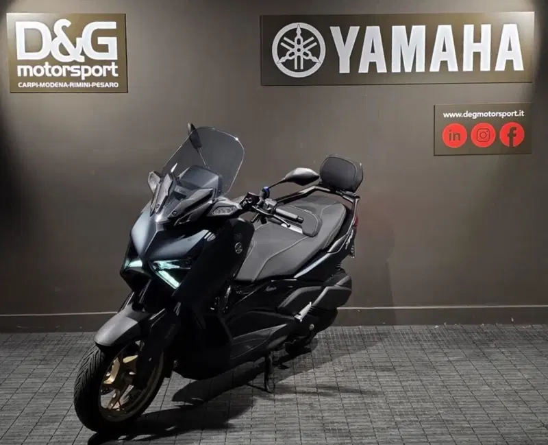 Yamaha X-Max 300 Tech Max (2021 - 24) (2)