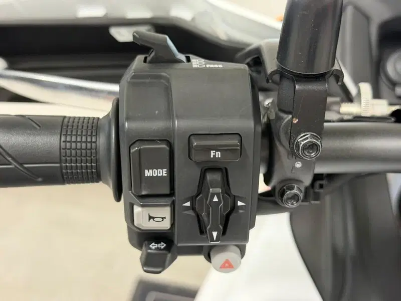 Honda Transalp XL750 (2023 - 24) (8)