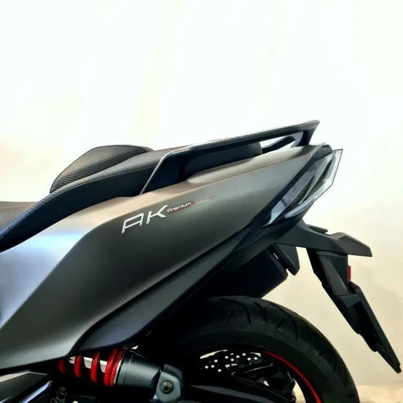Kymco AK 550 Premium (2023 - 25) (12)
