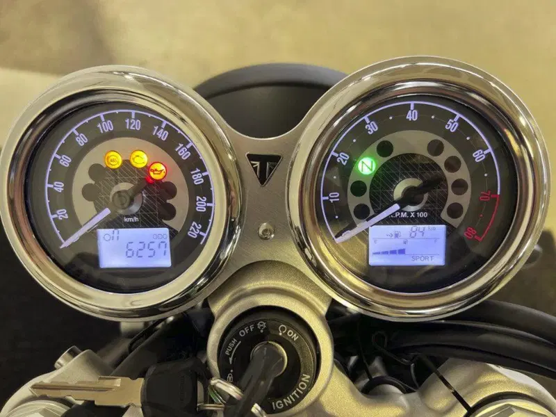 Triumph Speed Twin 1200 (2021 - 24) (6)