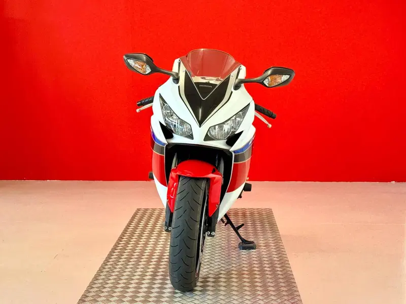 Honda CBR 1000 RR Fireblade (2012 - 16) (3)