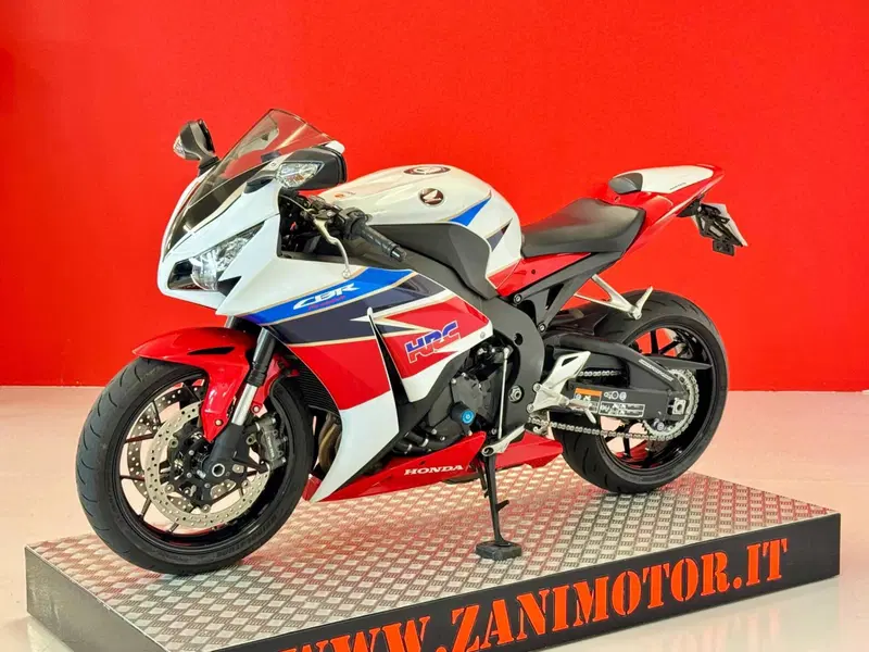Honda CBR 1000 RR Fireblade (2012 - 16) (4)